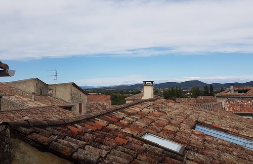 Saint-Jean-de-Maruejols-et-Avejan House | Accommodation in the village center