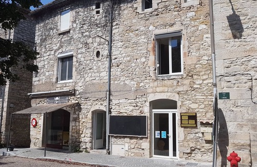 Saint-Jean-de-Maruejols-et-Avejan House | Accommodation in the village center