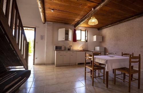 Saint-Jean-de-Maruejols-et-Avejan House | Gîtes for 4 to 6 people