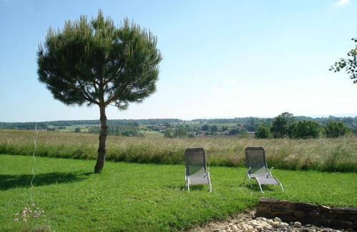 Saint-Julien-sur-Reyssouze House | 135 m² Gîte ∙ 1 bedroom ∙ 4 guests