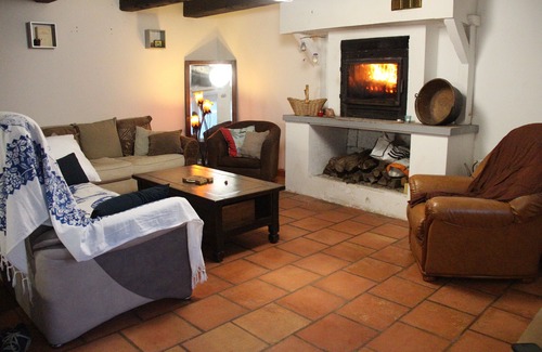 Saint-Malo-des-Trois-Fontaines House | Family home in the country