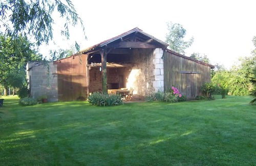 Saint-Martin-des-Fontaines House | 58 m² House ∙ 2 bedrooms ∙ 4 guests