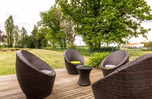 Saint-Philbert-de-Grand-Lieu Cottage | 116 m² Cabin ∙ 2 bedrooms ∙ 5 guests