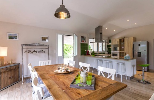 Saint-Philbert-de-Grand-Lieu Cottage | 116 m² Cabin ∙ 2 bedrooms ∙ 5 guests