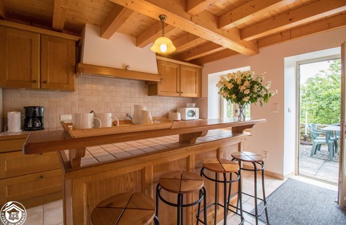 Saint-Quentin-sur-Sauxillanges House | 3* HELI GOULAPIE group gite with mountain views