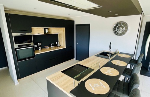 Saint-Sebastien-d'Aigrefeuille Villa | Air-conditioned villa with pool and jacuzzi Anduze between sea and Cevennes