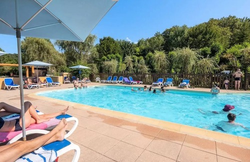 Marcillac-Saint-Quentin House | Campsite Le Pont de Mazerat* - Mobile home Select LV Clim Plancha Wifi 4 rooms 6 people