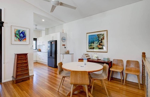 Wongaling Beach House | Frangipani Place - Beachfront