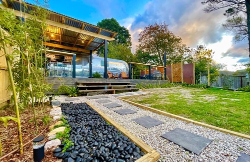 Katoomba House | Frankie the Silver Bullet Airstream - Unique and Retro, Outdoor Jacuzzi, A/C, BBQ, Couple's Oasis, Private Retreat