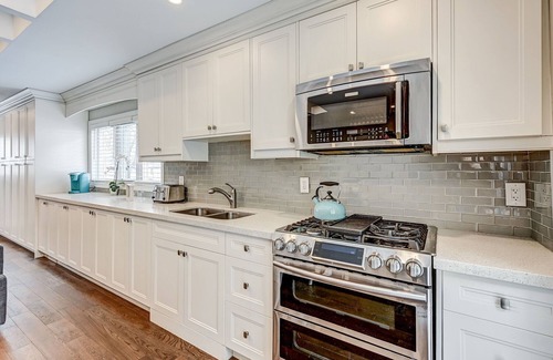 Jacksons Point Cottage | Franklin Beach House, Jackson's Point