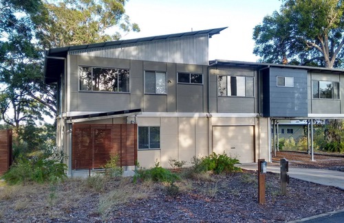 Kingfisher Bay House | Fraser Island House, stunning Sunset views, 5 bed/2.5 bth, pool table, 13 guests
