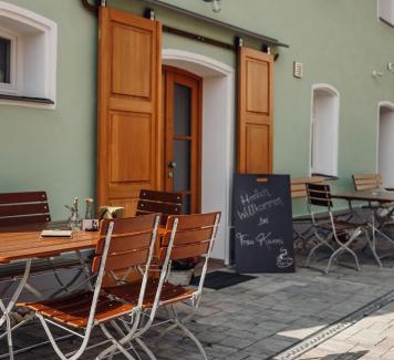 Graefenberg Apartment | Frau Kunni - Café und Ferienwohnungen