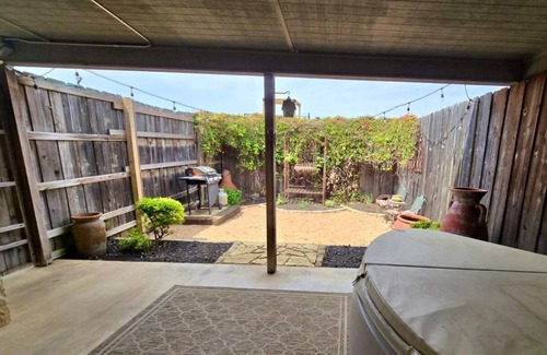 Fredericksburg Apartment | Fredericksburg Retreat | Hot Tub & Backyard Escape