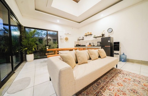 Dewi Sri Villa | Free Airport Pickup | 3BR Villa in Legian-Seminyak