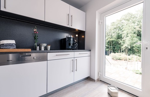 Bergisch Gladbach Apartment | free almost wlan, modern, kitchen, terrace, near cologne, 2 shower rooms