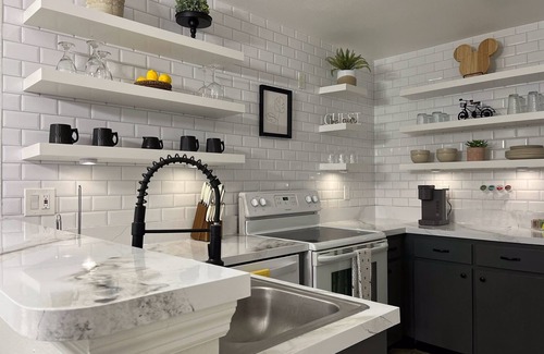 Fedhaven Villa | FREE Amenities, Clubhouse, Workout, Swimming, Tennis, Basketball, WIFI, A/C