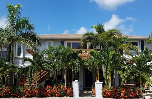 Englewood House | FREE Bikes, Kayaks, SUP's and More! Spoil yourself with unmatched amenities!