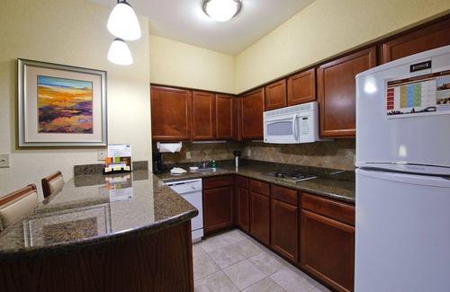 South Side Condo | Free Breakfast Buffet. Only a Few Miles to Great Beaches!