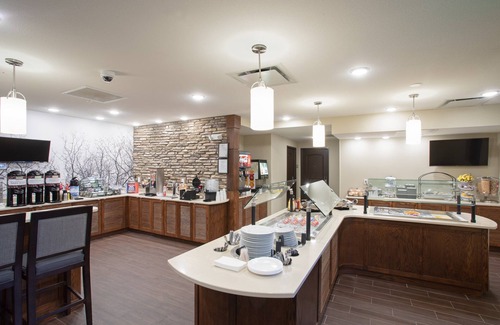 Littleton Condo | FREE Daily Breakfast Included. Minutes from Downtown Denver!