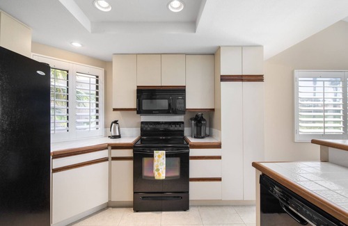 Palm Desert House | Free Golf Cart! Palm Valley Country Club FREE SUV Rental!