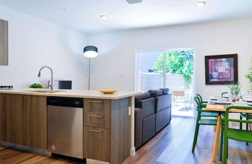 Golden Glades House | Free Parking! 15 Min to Hard Rock Stadium