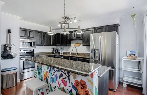 Rutledge Hill House | Free Parking! 2 Levels! Walk 2 Broadway!