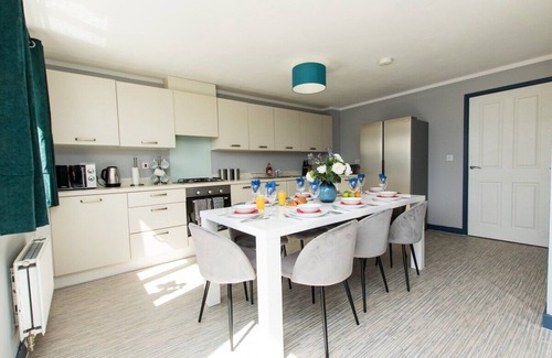 Nottingham House | Free Parking 3 Bedroom House in Nottingham