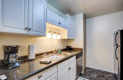 West Allis Apartment | Free Parking Close to many Medical Centers