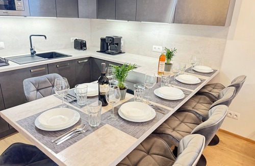 Smichov Apartment | Free parking - Cozy apartment near Vyšehrad Bridge