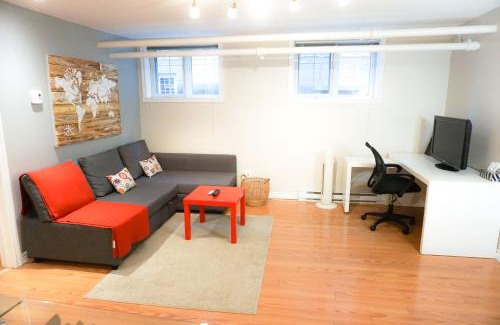 Ahuntsic Apartment | Free Parking - Great 1BR near Henri Bourassa Metro