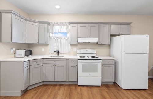 Utica Apartment | Free Parking, Laundry, Wi-Fi, 6 Min WYNN Hosp/Nexus Center, Downtown Utica NY2