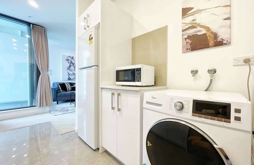 Grafton Apartment | Free Parking! Stylish High Level Ocean & City View