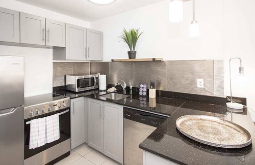 Downtown Winnipeg Apartment | Free Parking & Wi-Fi! One Bedroom Suite