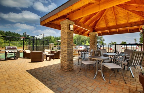 Rock Hill Apartment | Free Parking & Wi-Fi + Shared Indoor Pool
