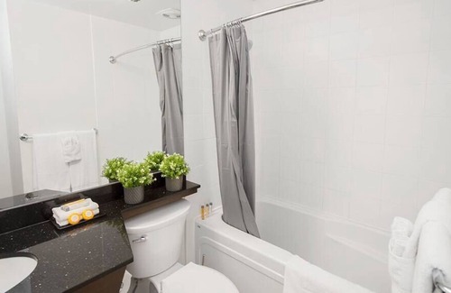 Downtown Winnipeg Apartment | Free Parking & Wi-Fi! Stunning Studio Suite