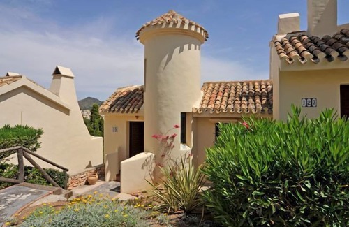 Diputacion de Rincon de San Gines Villa | Free unlimited WiFi-Air Conditioned-BBQ-Rooftop Solarium-2 Bed 2 Bath Villa
