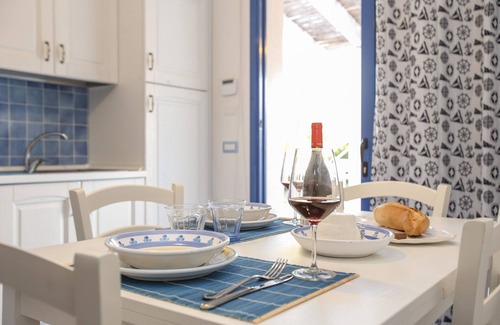 Pozzallo House | Free wfi, swimming pool, barbecue area 100 meters from the sea