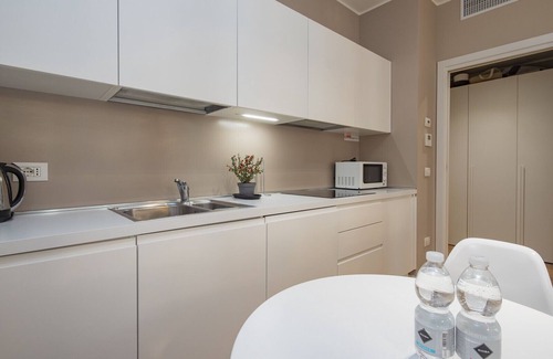 Guastalla Apartment | Freguglia G - Large studio suite close to Duomo