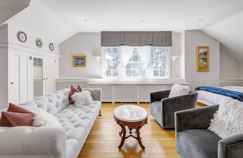 Capitol Hill House | French Consulate Mansion/5BR Sleeps 12/Downtown