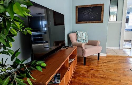 La Crosse House | French Island Whot Tub, Kayak, Lake View, Ev