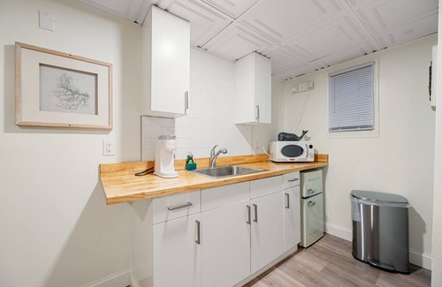 Sylvan Beach Apartment | `Frenchman`s Refuge` - Steps to Sylvan`s Sand!
