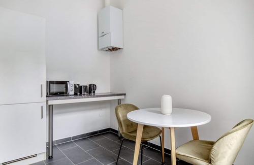 Alsergrund Apartment | Fresh Alsergrund 1BR, nr Bars, Transport & Shopping, by Blueground