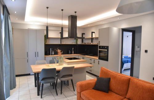 Agios Dimitrios Apartment | Fresh and Style Apartment 2BDR