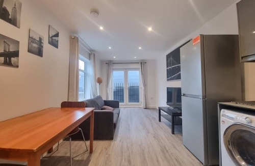 Wandsworth Apartment | Fresh Apartment in London Southfields before Wimbledon