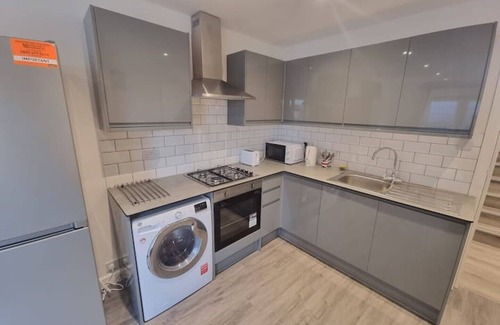 Wandsworth Apartment | Fresh Apartment in London Southfields before Wimbledon