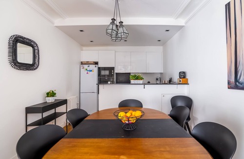 L'Europe Apartment | Fresh as a Daisy, by Veeve