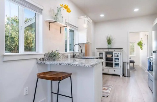 Rincon Heights House | Fresh bungalow just steps from University of Arizona! Sleeps six! Bring the fam!