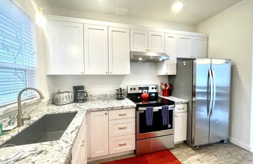 Minor House | Fresh & Hip in Fab Locale, Parking, Fenced Lush Oasis! 99 Walk Score!