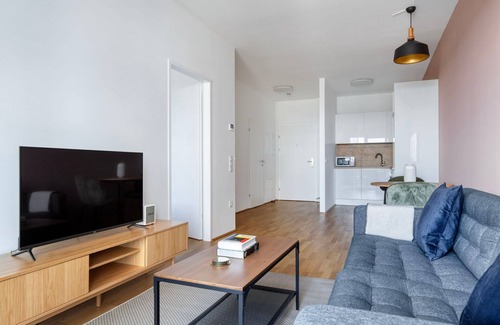 Erdberg Apartment | Fresh Landstraße 1BR w/Pool, Gym & Cellar, nr Hyblerpark, by Blueground