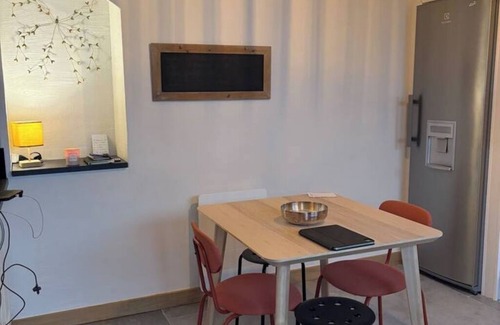 Pomerols House | Freshly renovated winegrower's house in the heart of the village